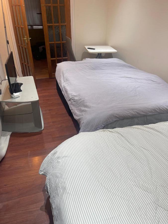 Relevant Bed and Breakfast Bexley Esterno foto